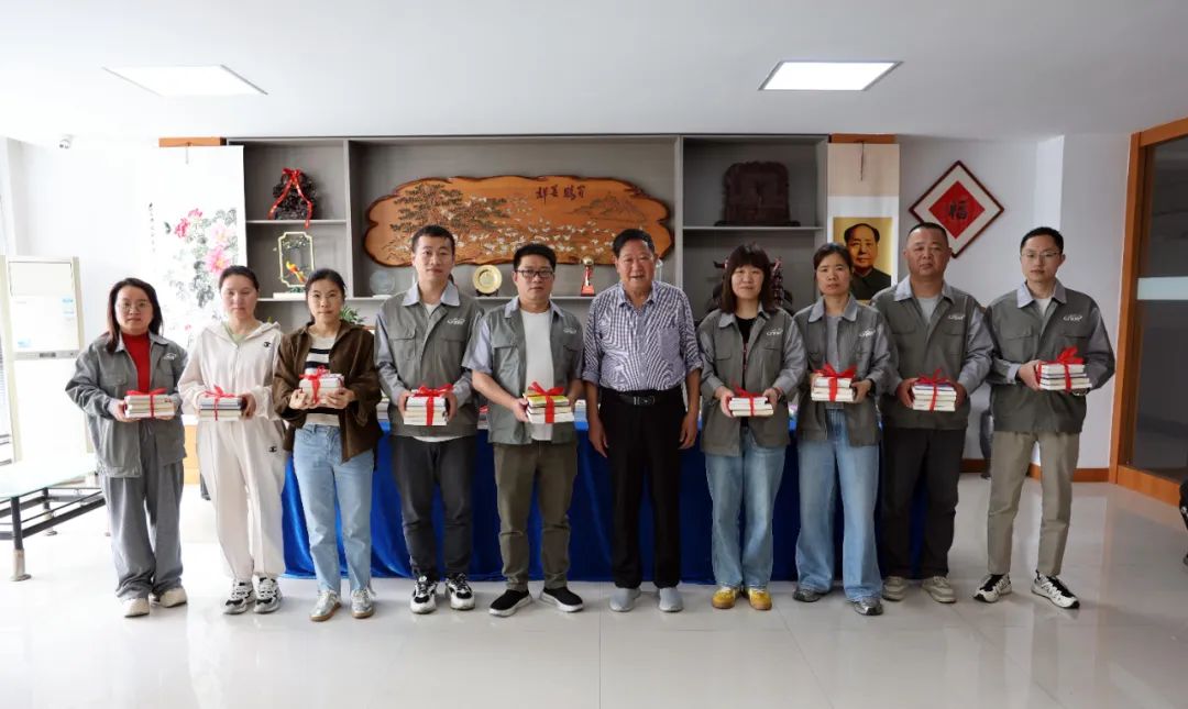 建書香雙鳥，做學(xué)習(xí)達人 —— 雙鳥機械開展“世界讀書日”贈書活動